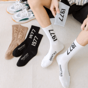 1977 Letter Cotton Crew Socks Men’s Athletic Mid-Calf Breathable Sweat-Absorbing Streetwear Socks